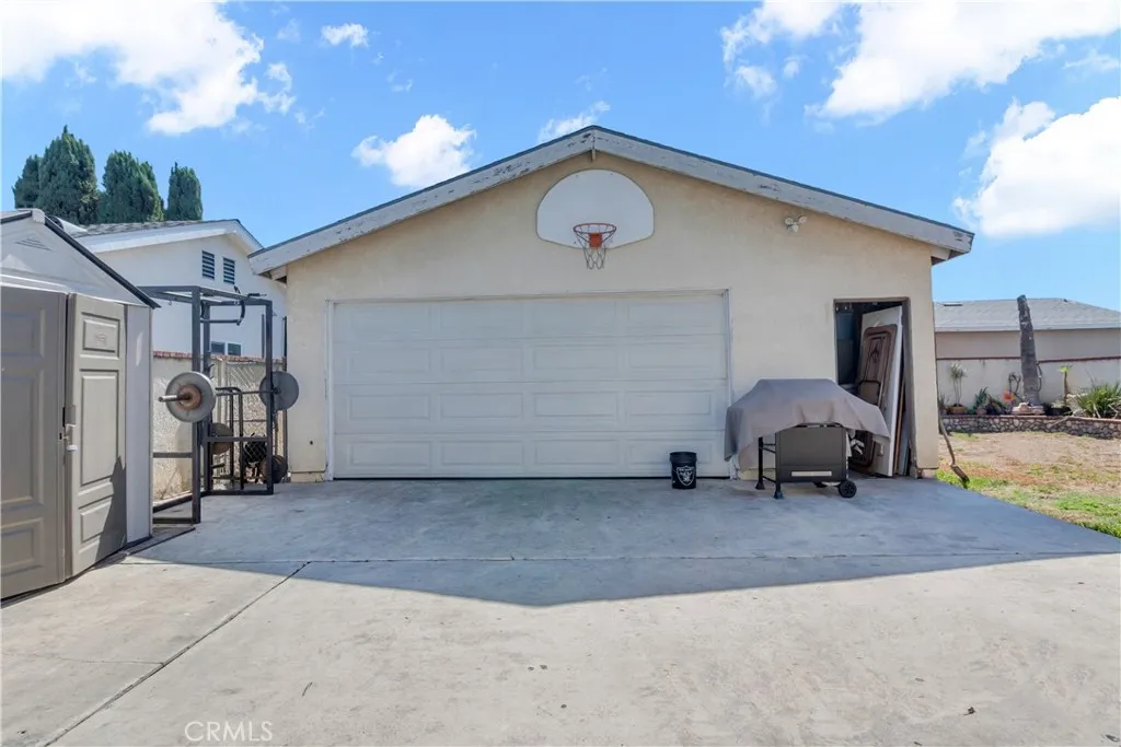 9564 Rosecrans Avenue, Bellflower, California 90706 home-pic-12